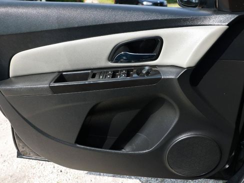 Used 2016 Chevrolet Cruze LS FWD image 40