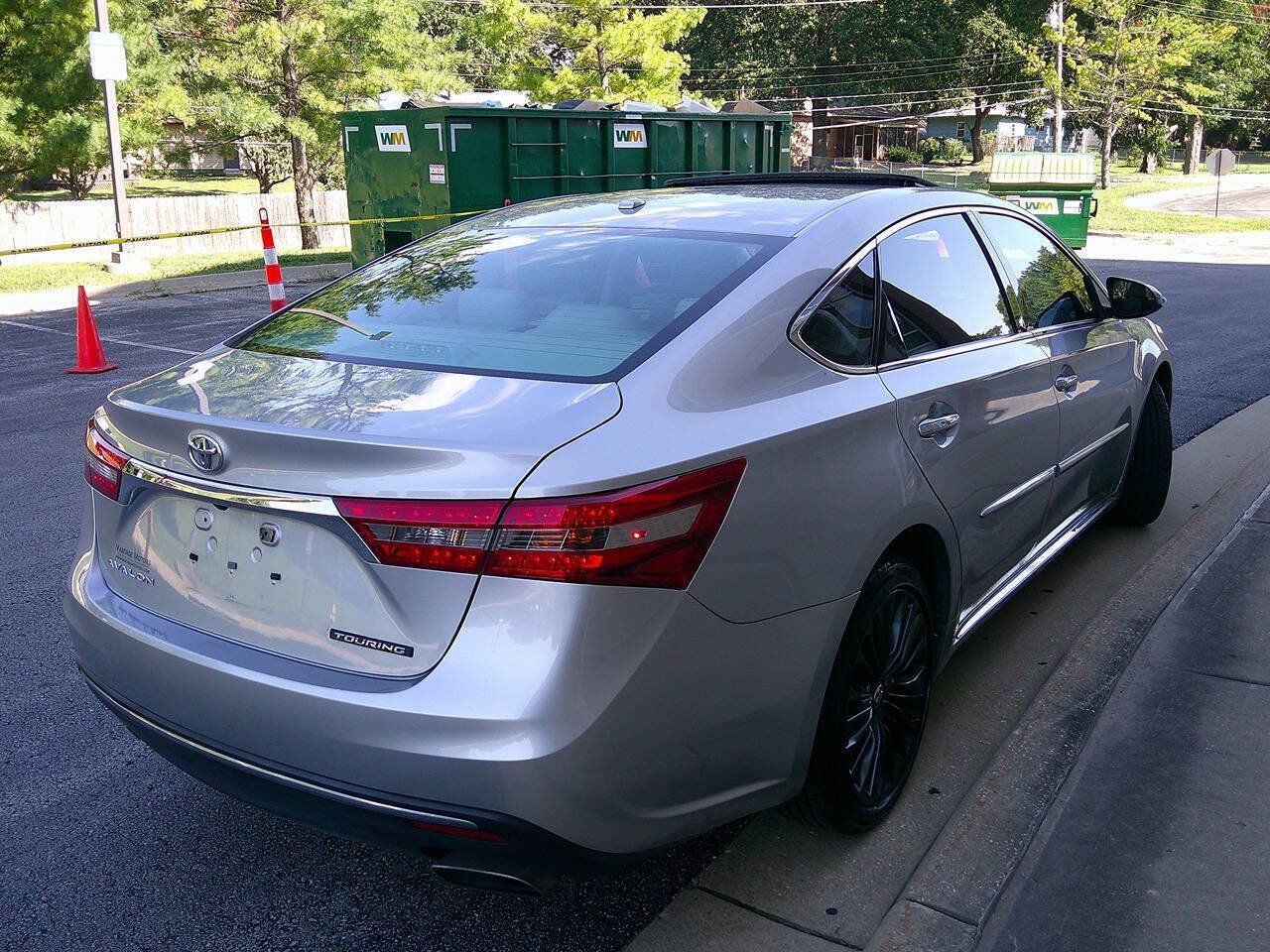 Used 2018 Toyota Avalon Touring w/ Protection Package FWD image 4
