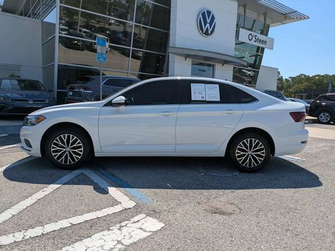 Used 2021 Volkswagen Jetta SE FWD image 3