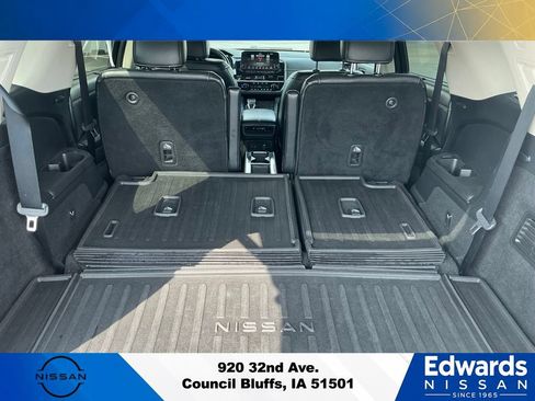 Used 2022 Nissan Pathfinder Platinum w/ Lighting Package (N93) AWD/4WD image 10