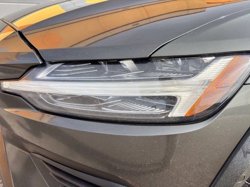 Used 2020 Volvo V60 T5 Cross Country w/ Protection Package Premier AWD/4WD image 10