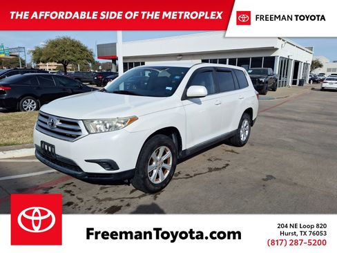 Used 2011 Toyota Highlander 2WD image 1