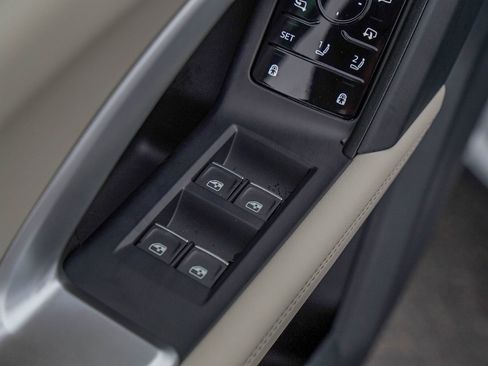 New 2025 Audi Q5 Premium Plus image 16