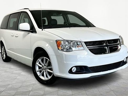 Used 2019 Dodge Grand Caravan SXT image 1