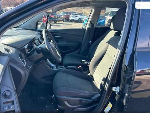 Used 2019 Chevrolet Trax LS w/ Tint and Cruise Package image 28