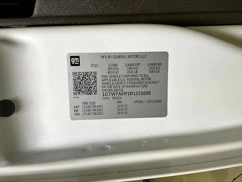 Used 2024 GMC Savana 2500 w/ Driver Convenience Package image 19