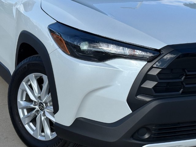 Used 2026 Toyota Corolla Cross LE FWD image 5