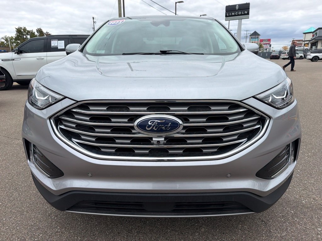 Used 2023 Ford Edge Titanium w/ Equipment Group 301A AWD/4WD image 3