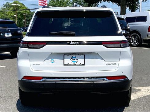 Certified 2024 Jeep Grand Cherokee Limited AWD/4WD image 4