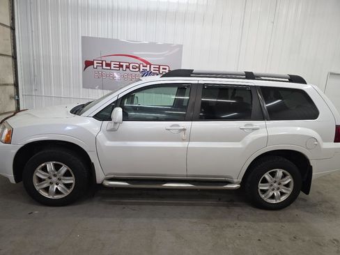 Used 2011 Mitsubishi Endeavor LS image 6