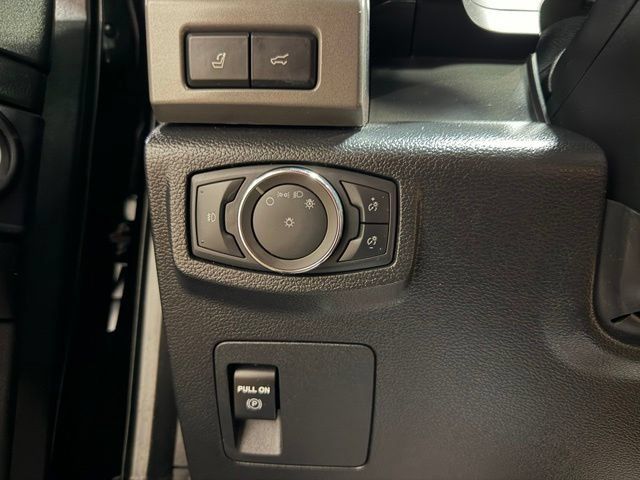 Used 2020 Ford Expedition XLT w/ Equipment Group 202A AWD/4WD image 41