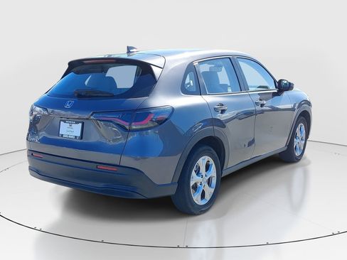 Used 2023 Honda HR-V LX image 5