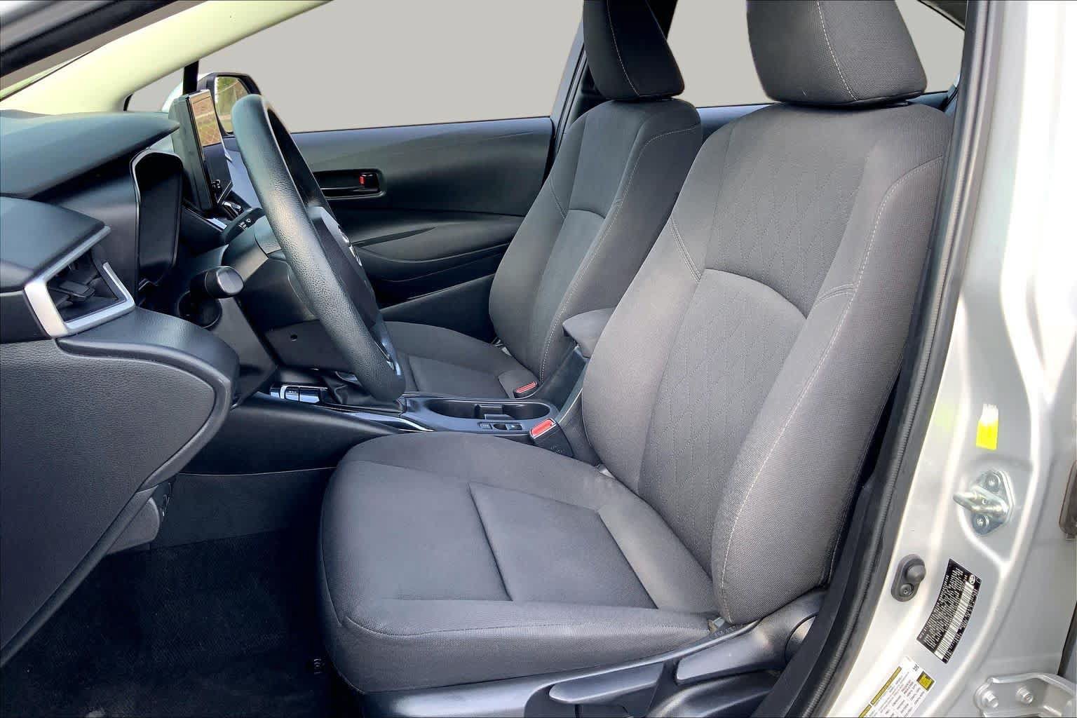 Used 2024 Toyota Corolla LE FWD image 8