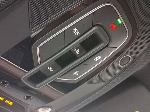 Used 2022 Audi e-tron Premium Plus w/ Premium Plus Package image 26