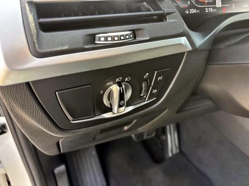 Used 2025 BMW X4 xDrive30i w/ M Sport Package AWD/4WD image 14