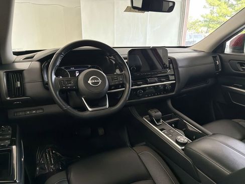 Certified 2024 Nissan Pathfinder SL AWD/4WD image 20