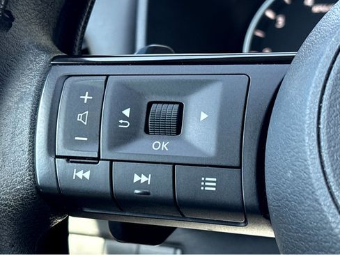 Certified 2021 Nissan Rogue S image 12