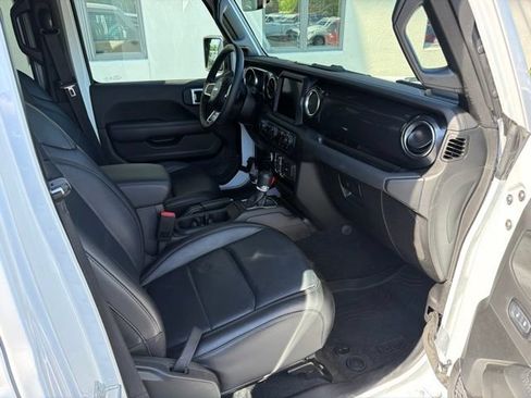 Used 2023 Jeep Wrangler Unlimited Sahara AWD/4WD image 21