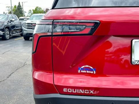 New 2026 Chevrolet Equinox LT w/ Convenience Package II FWD image 9