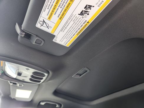New 2026 Chevrolet Trax RS w/ Sunroof Package FWD image 21