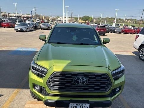 Used 2023 Toyota Tacoma TRD Off-Road image 2