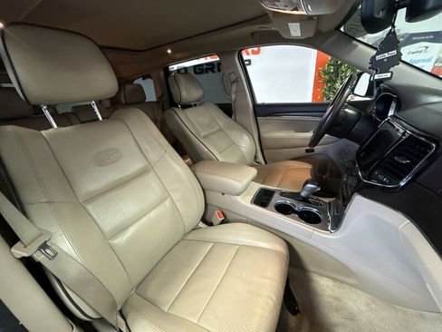 Used 2019 Jeep Grand Cherokee Overland RWD image 20