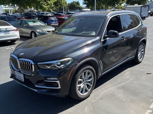 Used 2019 BMW X5 xDrive40i w/ Premium Package 2 AWD/4WD image 1