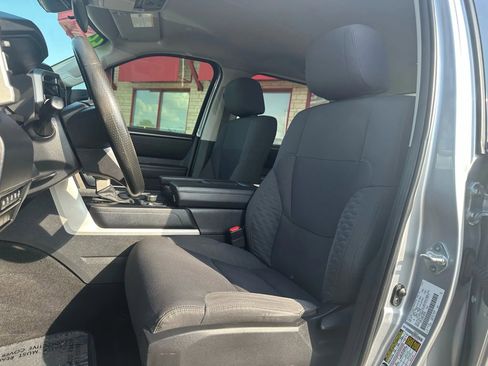 Used 2022 Toyota Tundra SR5 w/ SR5 Convenience Package image 10