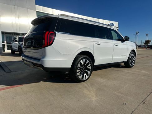New 2025 Ford Expedition Max Platinum w/ Driver's Package image 5
