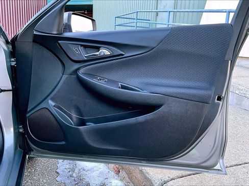 Used 2018 Chevrolet Malibu LT image 22