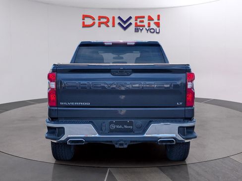 Used 2022 Chevrolet Silverado 1500 LT w/ Z71 Off-Road Package AWD/4WD image 4