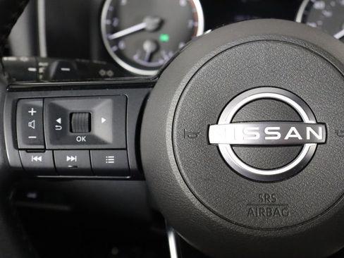 Used 2023 Nissan Rogue SL FWD image 8