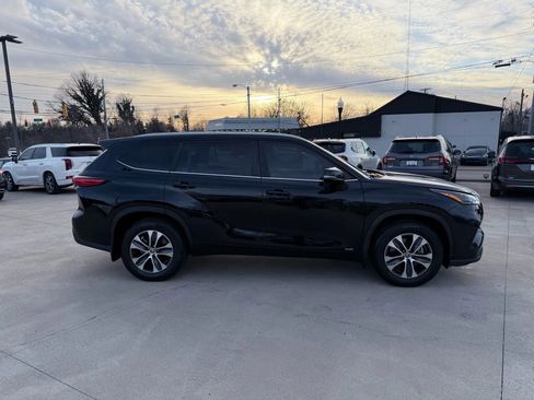 Used 2023 Toyota Highlander XLE image 59