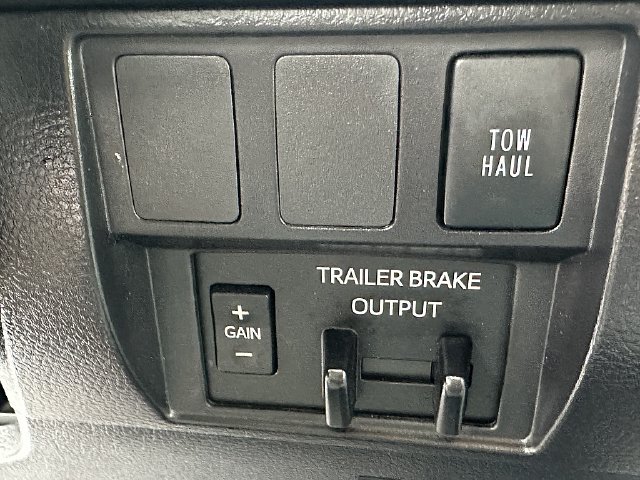 Used 2020 Toyota Tundra SR5 w/ SR5 Leather Package AWD/4WD image 29