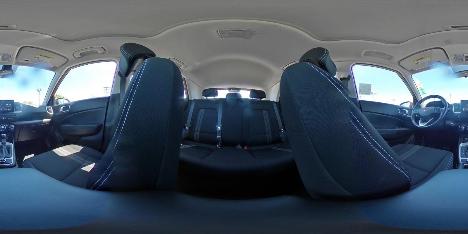 Used 2025 Hyundai Venue SEL FWD image 41