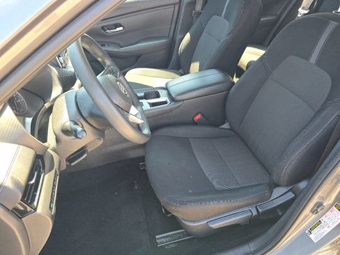 Used 2024 Nissan Sentra SV FWD image 18