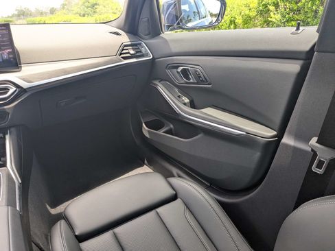 Used 2024 BMW 330i Sedan w/ Premium Package RWD image 19