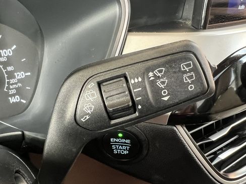 Used 2022 Ford Escape SEL image 30