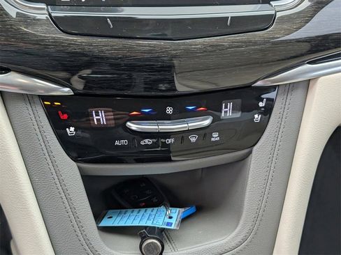 Used 2020 Cadillac XT6 Premium Luxury image 28