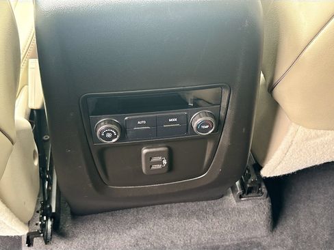 Used 2021 Buick Enclave Essence FWD image 25
