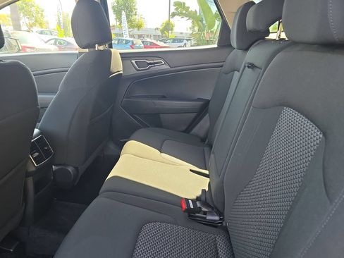 Used 2025 Kia Sportage LX FWD image 22