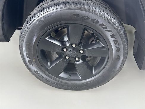 Used 2018 RAM 1500 Express w/ Black Ram 1500 Express Group image 28