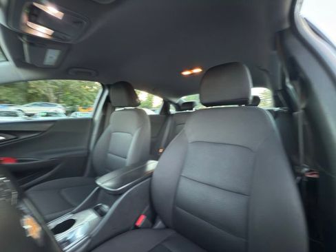 Used 2018 Chevrolet Malibu LT image 25