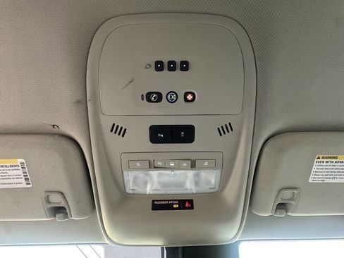 Used 2012 Chevrolet Volt Premium w/ Premium Trim Package image 24