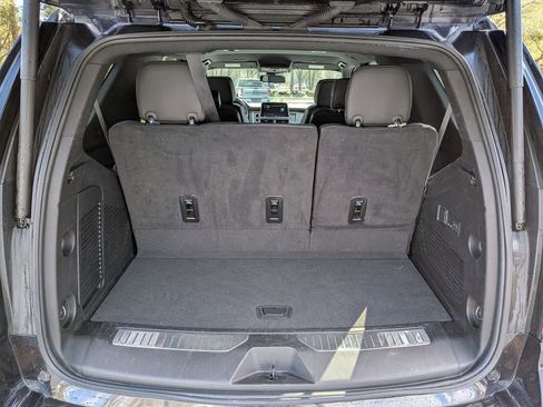 Used 2024 Chevrolet Tahoe Premier RWD image 13