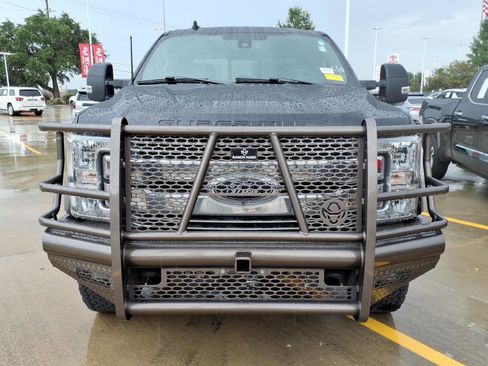 Used 2019 Ford F250 Lariat w/ Lariat Ultimate Package AWD/4WD image 2