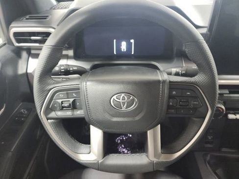 Used 2025 Toyota Tacoma TRD Sport image 25