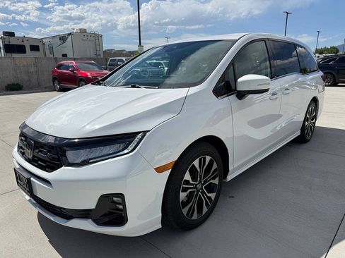 Used 2026 Honda Odyssey Elite image 7