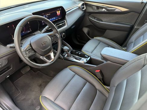 Used 2025 Chevrolet TrailBlazer ACTIV w/ Convenience Package FWD image 11