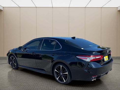 Used 2019 Toyota Camry XSE FWD image 4